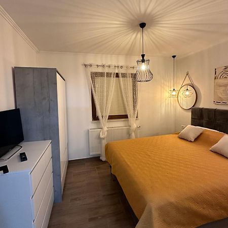 Apartman Lana Vlasic Buitenkant foto