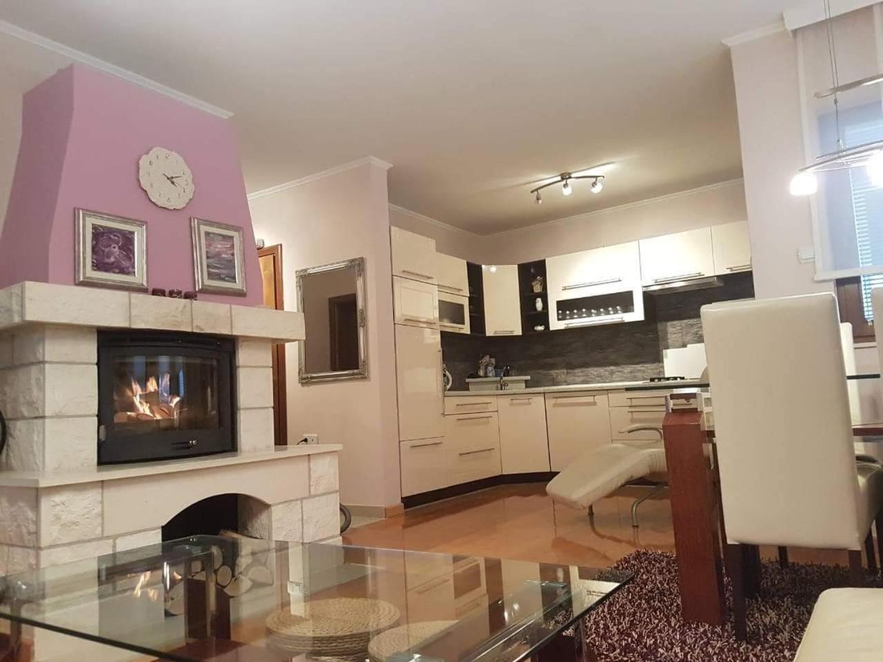Apartman Lana Vlasic Buitenkant foto